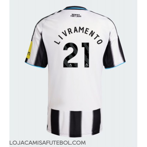 Camisa de Futebol Newcastle United Tino Livramento #21 Equipamento Principal 2025-26 Manga Curta